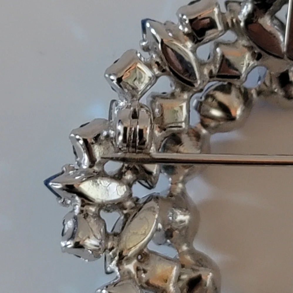 Vintage Signed Sherman Blue Aurora Borealis Rhinestone Wreath Brooch Canada